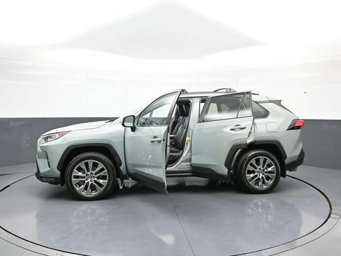 Certified 2020 Toyota RAV4 XLE Premium AWD/4WD image 44