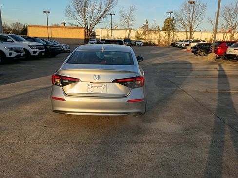 Used 2025 Honda Civic Sport image 10