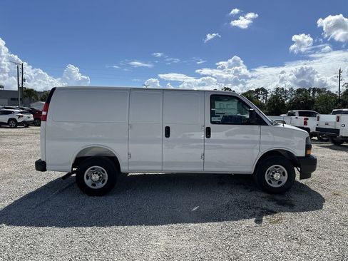 New 2025 Chevrolet Express 2500 w/ Driver Convenience Package image 17