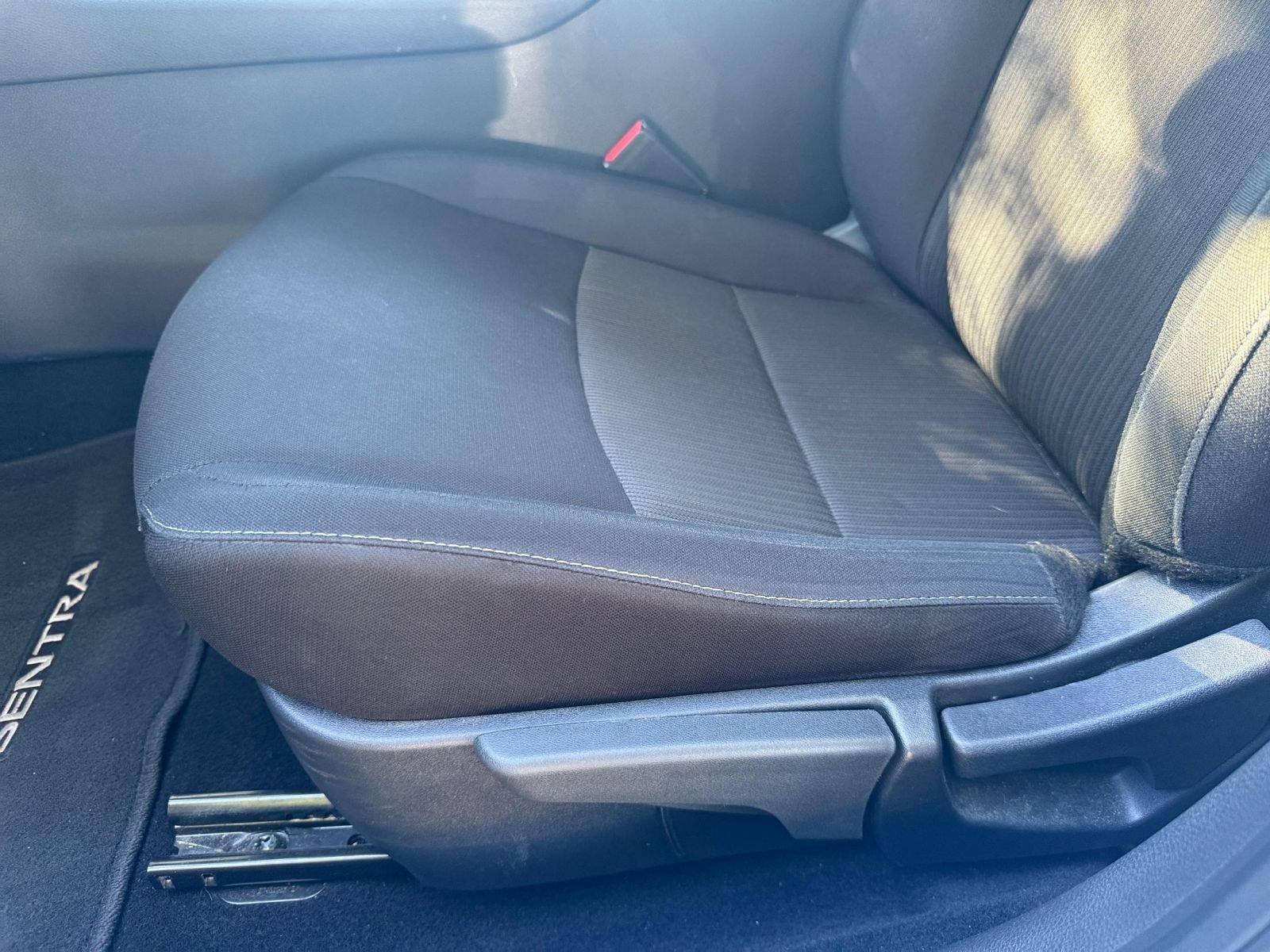 Used 2025 Nissan Sentra SV FWD image 21