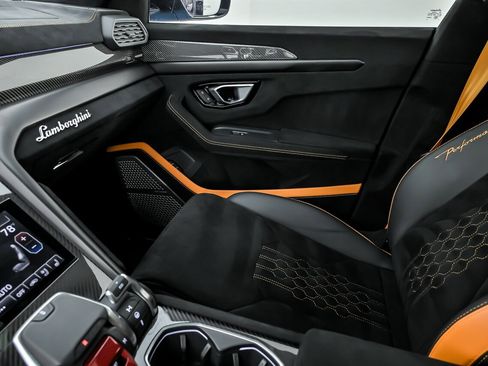 Used 2024 Lamborghini Urus Performante image 42