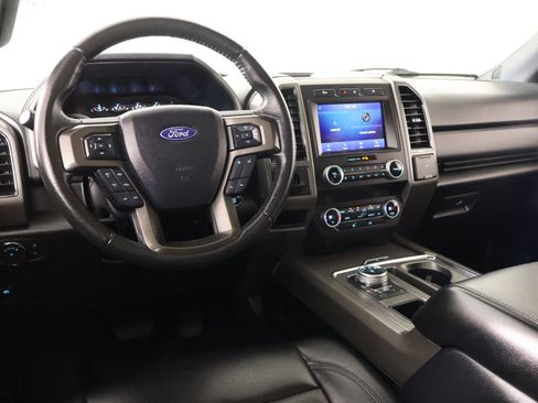 Used 2020 Ford Expedition XLT w/ Equipment Group 201A RWD image 2