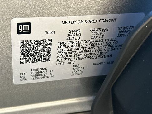 Used 2025 Chevrolet Trax LT FWD image 27