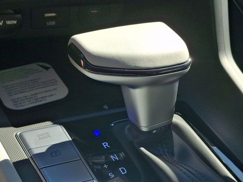 New 2026 Hyundai Elantra Limited FWD image 8
