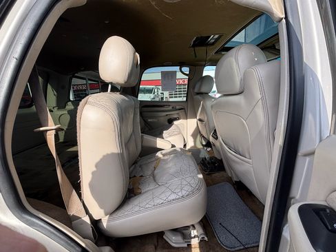 Used 2004 Cadillac Escalade AWD image 12