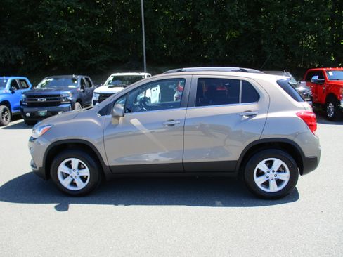 Certified 2020 Chevrolet Trax LT AWD/4WD image 8