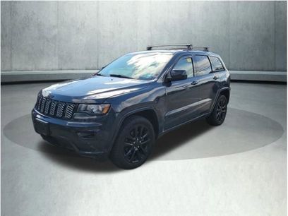 Used 2017 Jeep Grand Cherokee Altitude