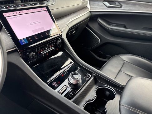 Used 2024 Jeep Grand Cherokee Limited 4xe image 13