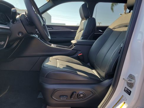 New 2026 Jeep Grand Cherokee L Limited AWD/4WD image 14