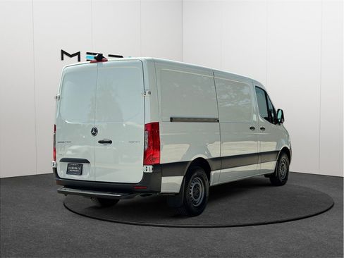 Used 2024 Mercedes-Benz Sprinter 2500 144 Cargo image 9