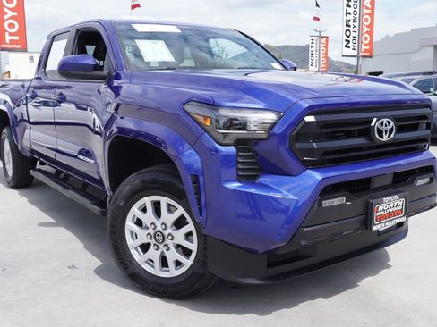 Certified 2025 Toyota Tacoma SR5 AWD/4WD image 2