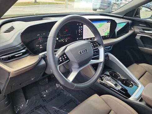 Certified 2025 Audi Q5 Premium Plus w/ Premium Plus AWD/4WD image 17