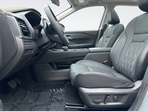 Used 2023 Nissan Rogue Platinum AWD/4WD image 11