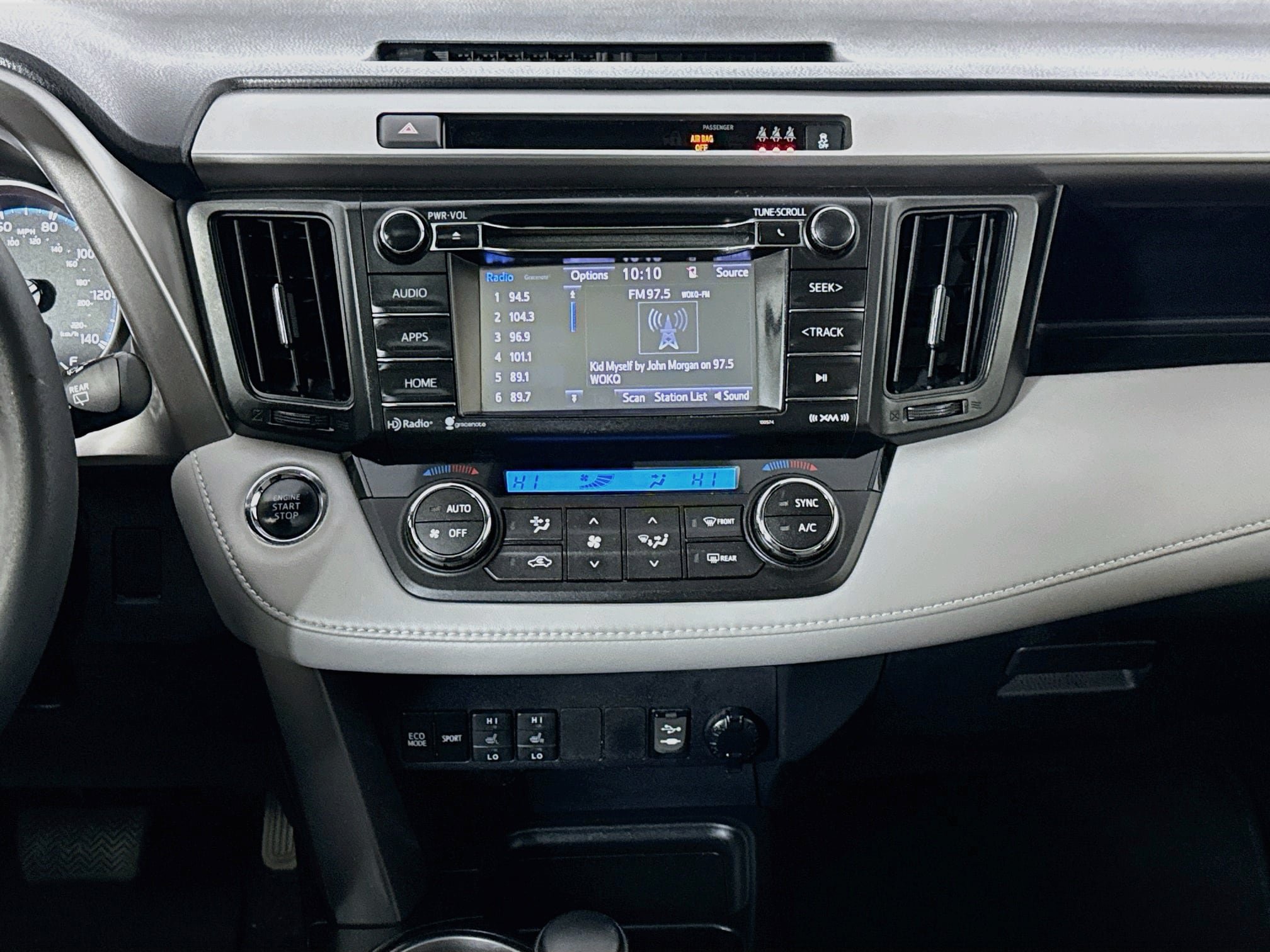 Used 2018 Toyota RAV4 XLE AWD/4WD image 27
