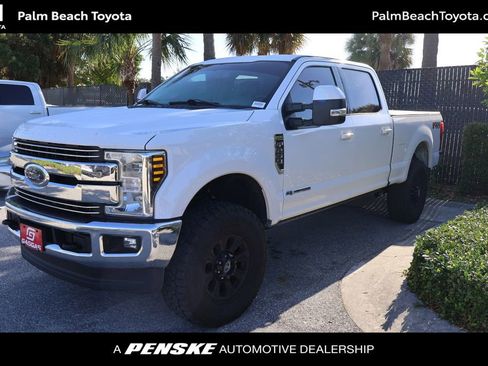 Used 2018 Ford F250 Lariat w/ Lariat Value Package AWD/4WD image 1