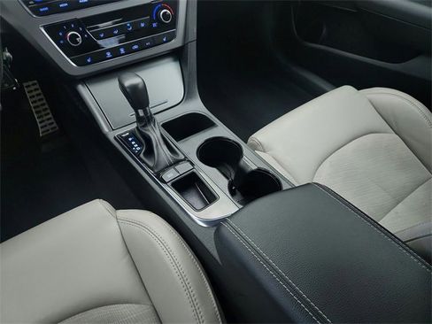 Used 2017 Hyundai Sonata Sport 2.0T w/ Winter Weather Package image 13