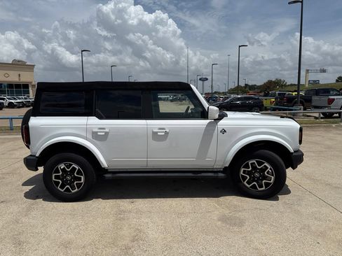 Used 2022 Ford Bronco Outer Banks AWD/4WD image 19