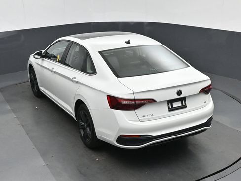 Used 2024 Volkswagen Jetta SE FWD image 57