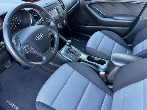 Used 2016 Kia Forte EX FWD image 9