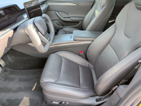 Used 2021 Tesla Model S Plaid image 25