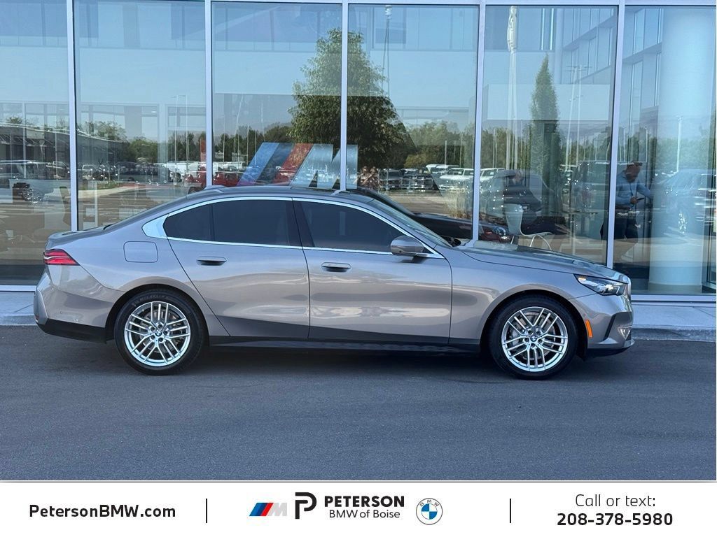 Used 2024 BMW 530i w/ Premium Package RWD image 6