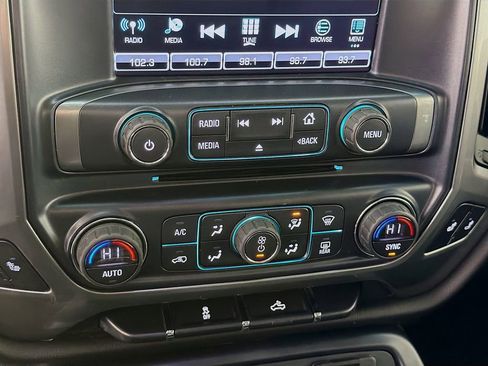 Used 2018 Chevrolet Silverado 1500 LT w/ Texas Edition image 18