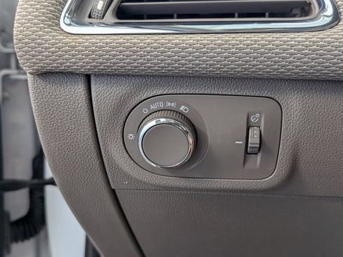 Used 2017 Chevrolet Cruze LS FWD image 22