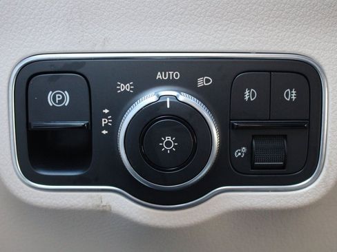 Used 2025 Mercedes-Benz GLA 250 4MATIC image 14