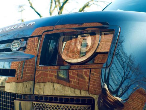 Used 2021 Land Rover Defender 90 S image 10