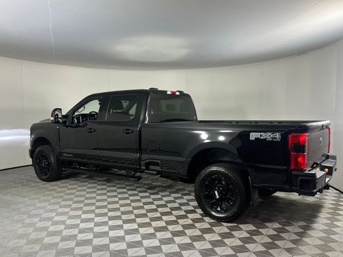 Used 2025 Ford F350 Lariat w/ Black Appearance Package image 8