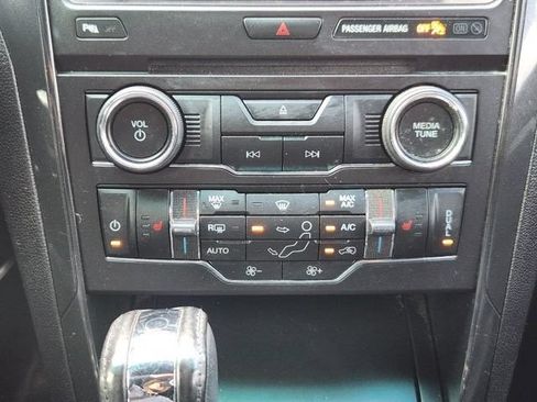 Used 2016 Ford Explorer XLT w/ Equipment Group 202A FWD image 16
