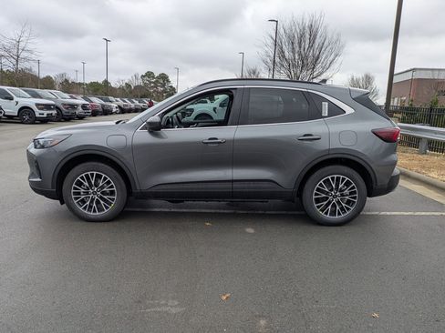 New 2026 Ford Escape SE w/ PHEV Premium Package FWD image 7