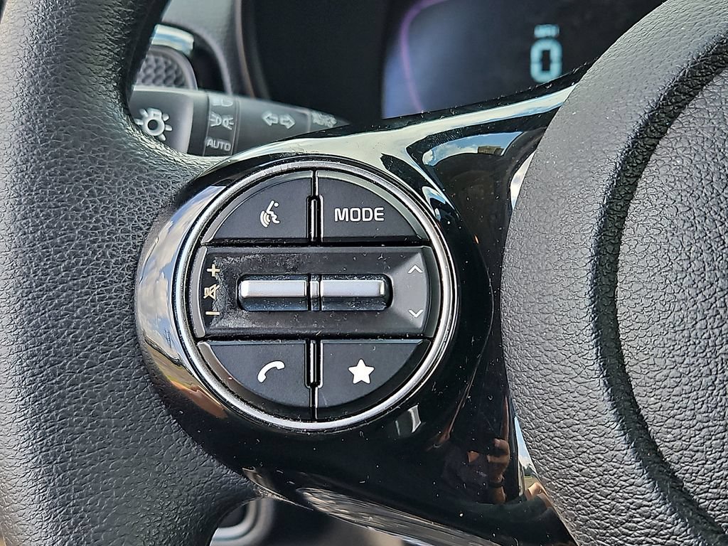 Used 2023 Kia Soul S FWD image 23