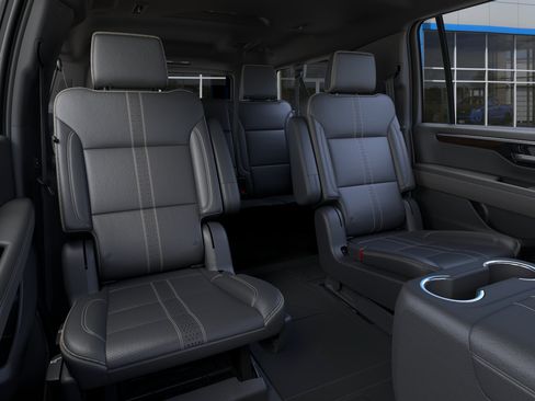 New 2026 Chevrolet Suburban High Country AWD/4WD image 17