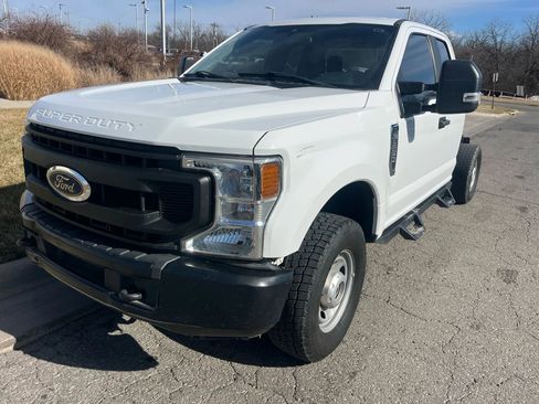 Used 2020 Ford F250 XL w/ Power Equipment Group image 17