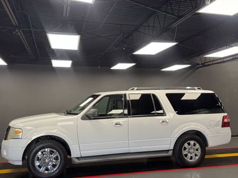 Used 2011 Ford Expedition EL XLT image 3