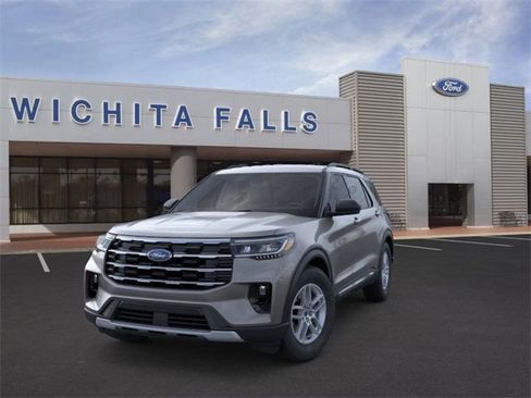 New 2025 Ford Explorer Active w/ Active Comfort Package image 2