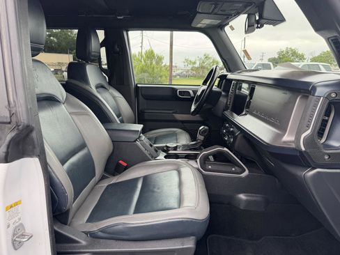 Used 2023 Ford Bronco Outer Banks AWD/4WD image 40