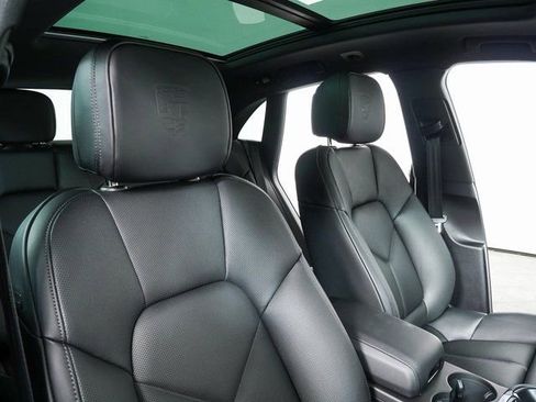 New 2026 Porsche Macan image 25