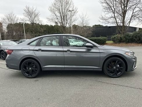 New 2026 Volkswagen Jetta SE image 6