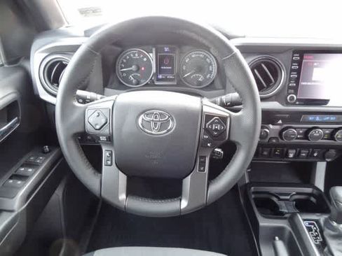 Used 2021 Toyota Tacoma TRD Off-Road w/ Technology Package AWD/4WD image 13