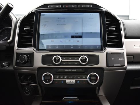 Used 2022 Ford F250 Lariat w/ Black Appearance Package image 16