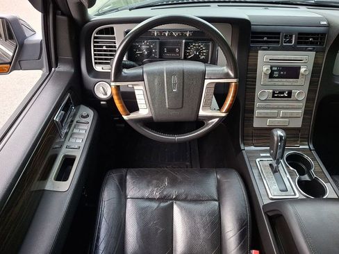 Used 2009 Lincoln Navigator 4WD image 11