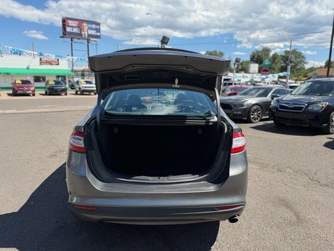 Used 2013 Ford Fusion SE FWD image 11
