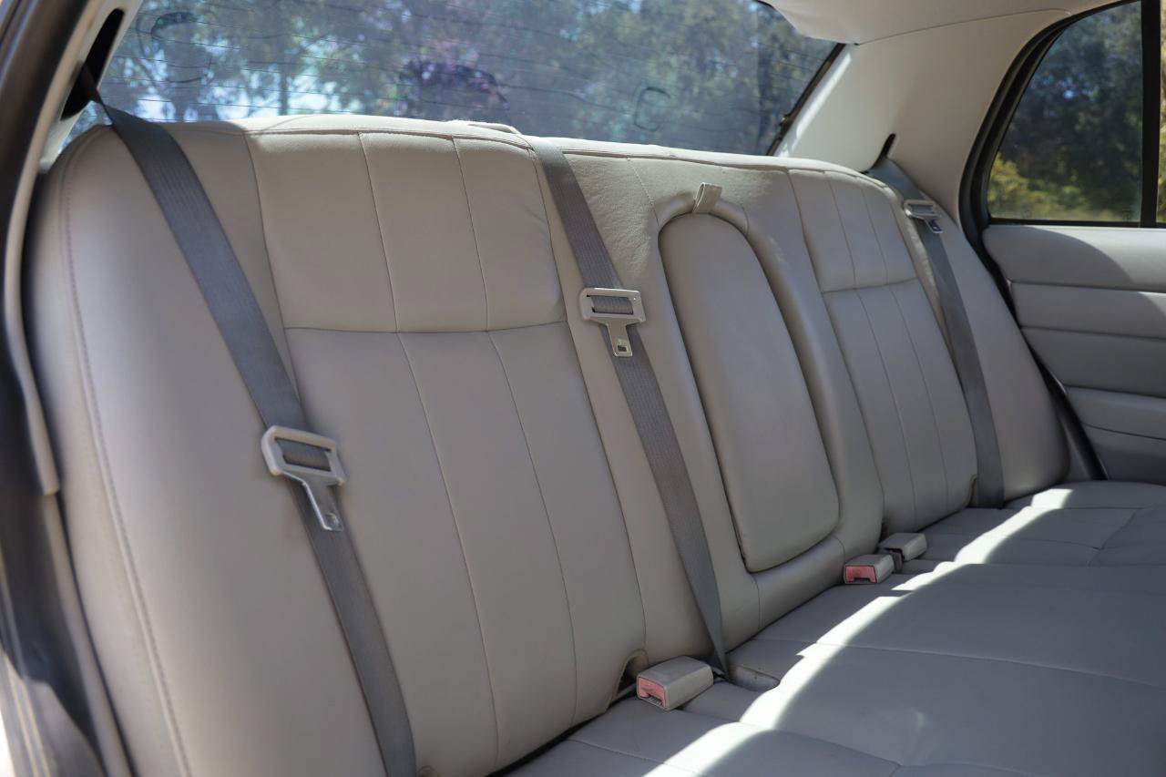 Used 2005 Ford Crown Victoria LX RWD image 14
