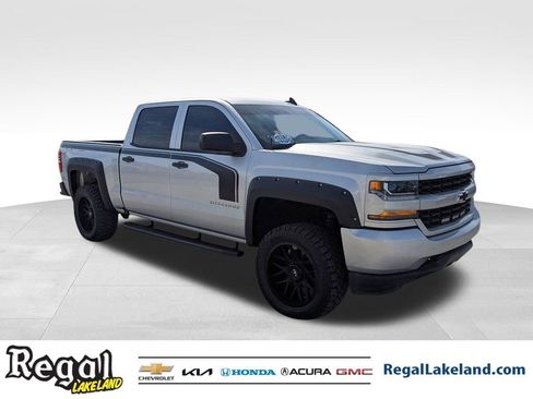 Used 2018 Chevrolet Silverado 1500 Custom w/ Custom Value Package image 1
