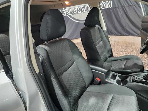 Used 2020 Nissan Rogue SV w/ Sun & Sound Touring Package image 13