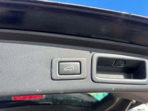 Used 2015 Subaru Forester 2.5i Limited image 11