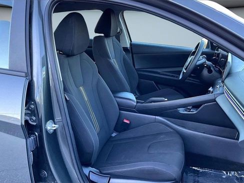Used 2024 Hyundai Elantra SEL image 28