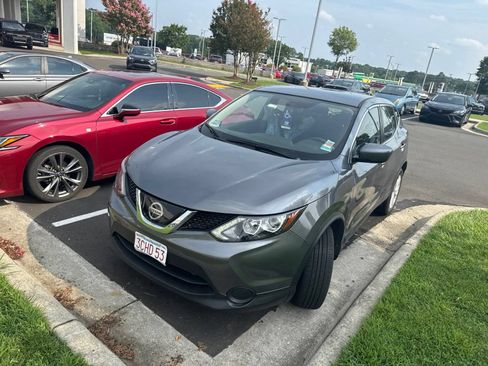 Used 2019 Nissan Rogue Sport S w/ Appearance Package AWD/4WD image 13